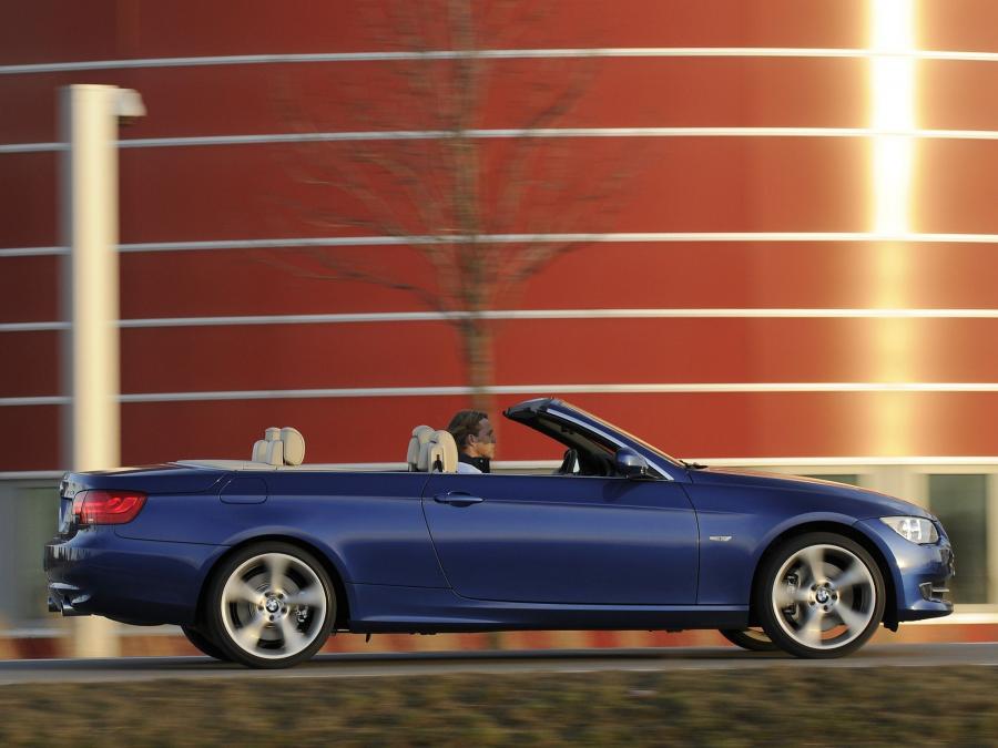  BMW 335i Convertible 2010 года  (фото 3 из 16)